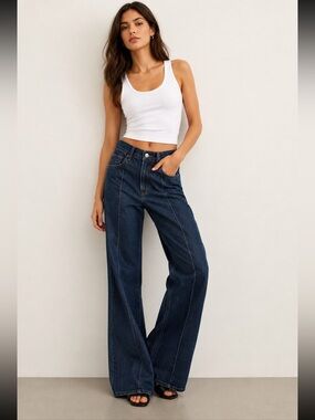 Denim Forum
The '90s Tailored Hi-rise Wide
Jean Midnight Blue Size 25